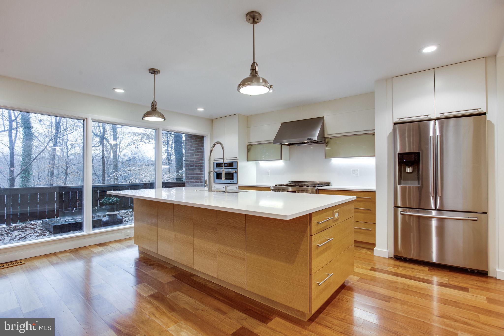 1013 Gelston Circle McLean, VA 22102 - Photo 9 of 33 Entrance to the heart of the home