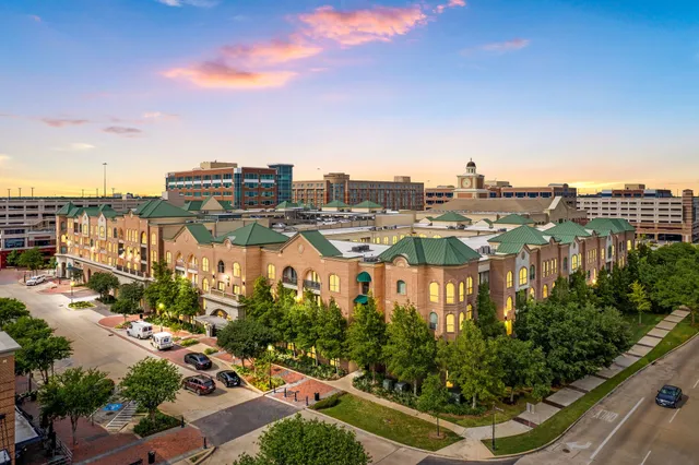 $289,500 | 2299 Lone Star Drive, Unit 405, Sugar Land, TX 77479