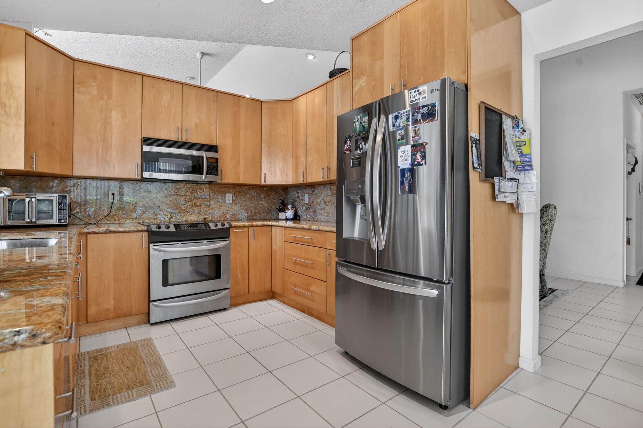 19348 Cherry Hills Terrace Boca Raton, FL 33498 - Photo 15 of 52 18-web-or-mls-DSC_8055