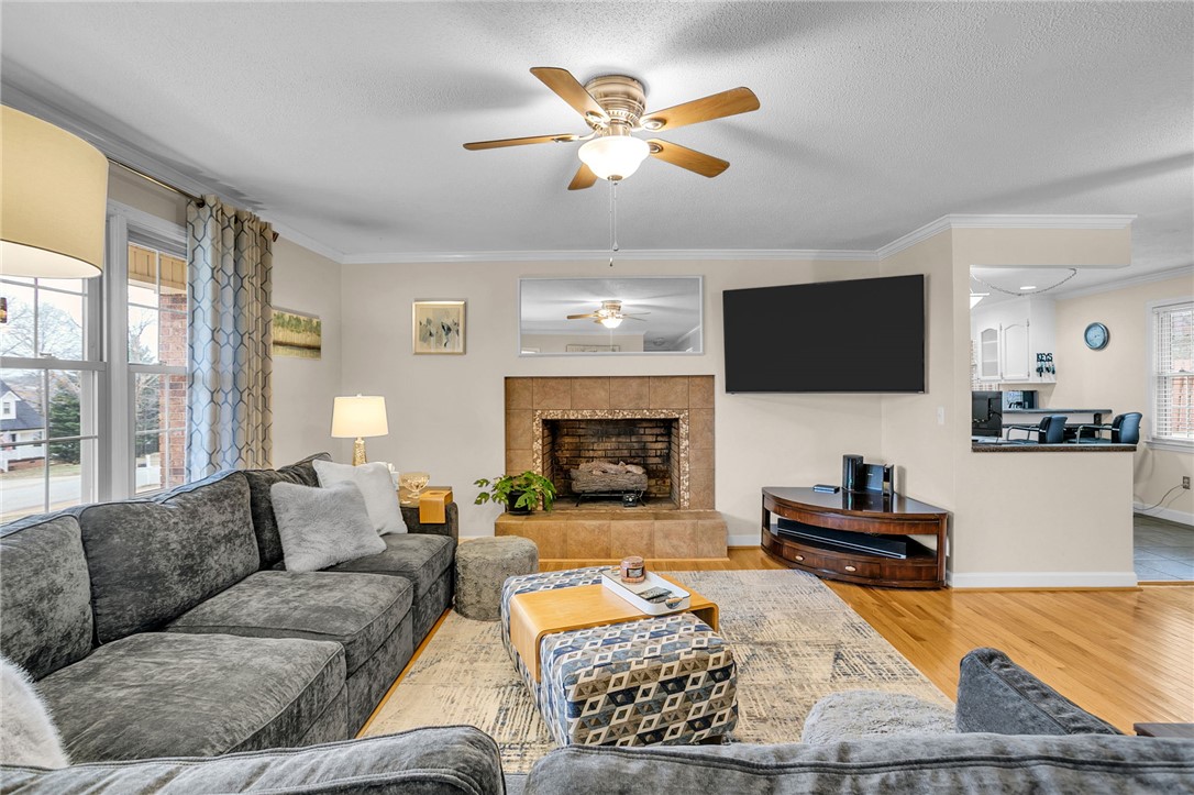 305 Clay Street Easley, SC 29642 - Photo 6 of 50