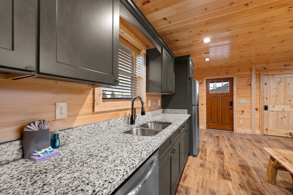 3867 Holders Grove Road Cosby, TN 37722 - Photo 19 of 56