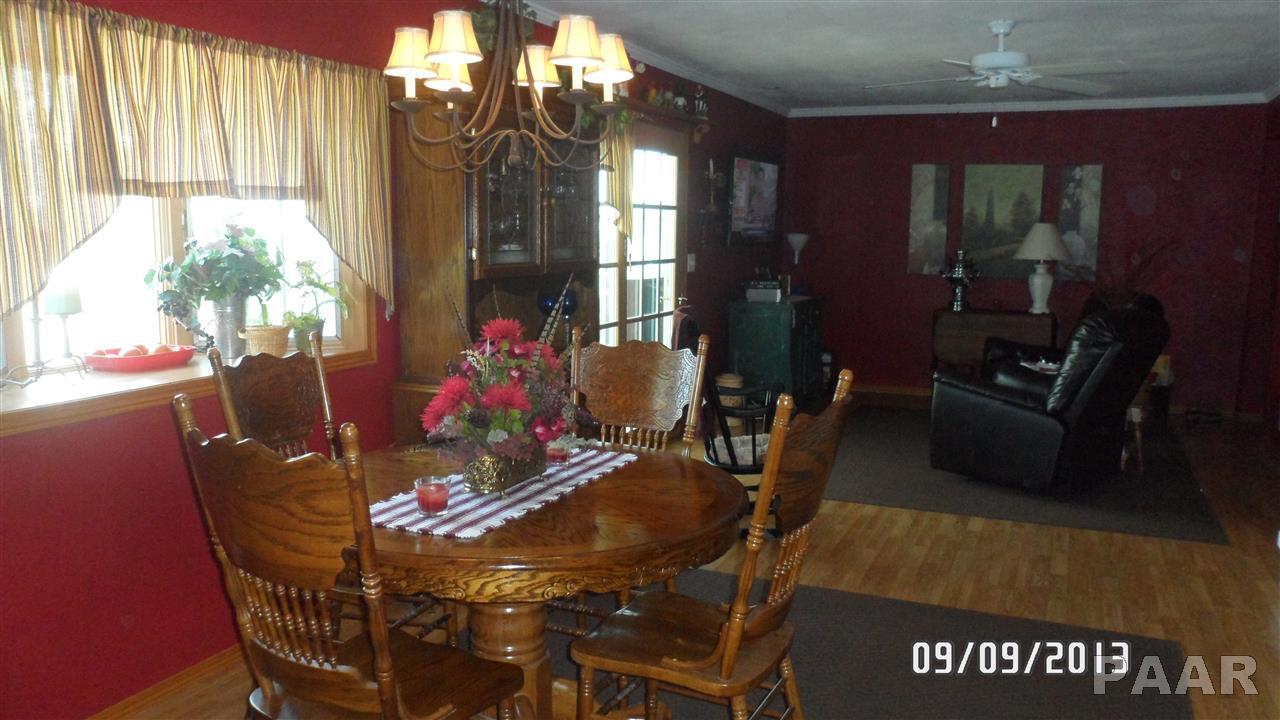 127 Pecan Street Canton, IL 61520 - Photo 11 of 34 Gallery Image 11