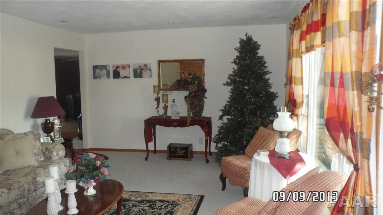 127 Pecan Street Canton, IL 61520 - Photo 15 of 34 Gallery Image 15