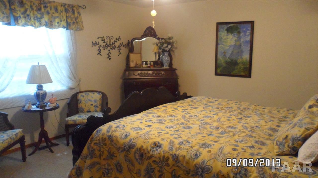 127 Pecan Street Canton, IL 61520 - Photo 16 of 34 Gallery Image 16