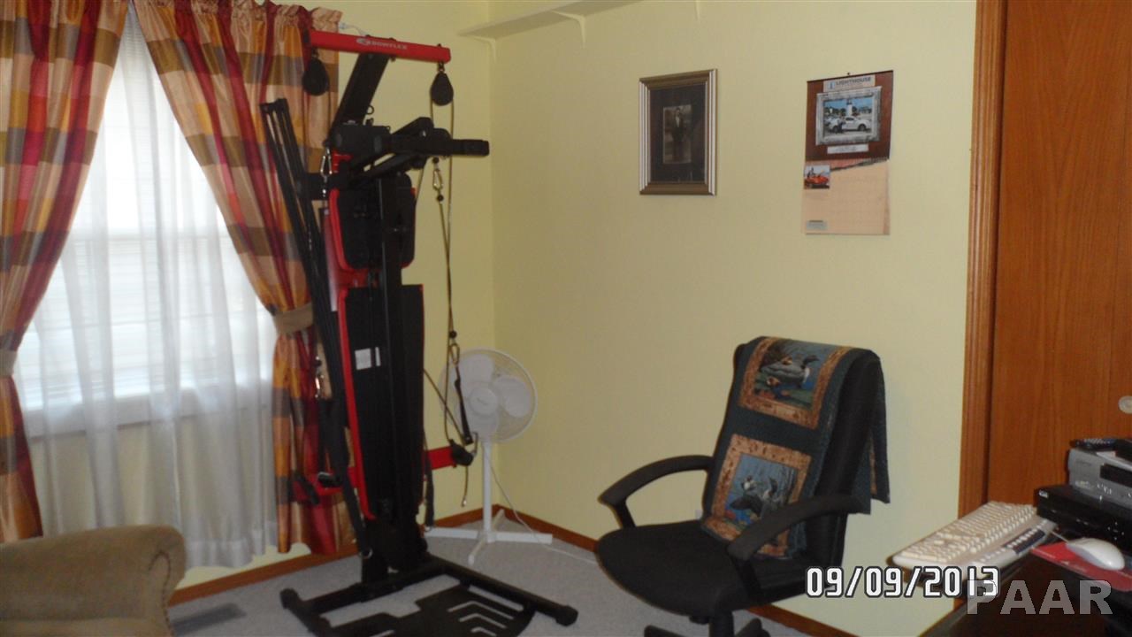 127 Pecan Street Canton, IL 61520 - Photo 19 of 34 Gallery Image 19
