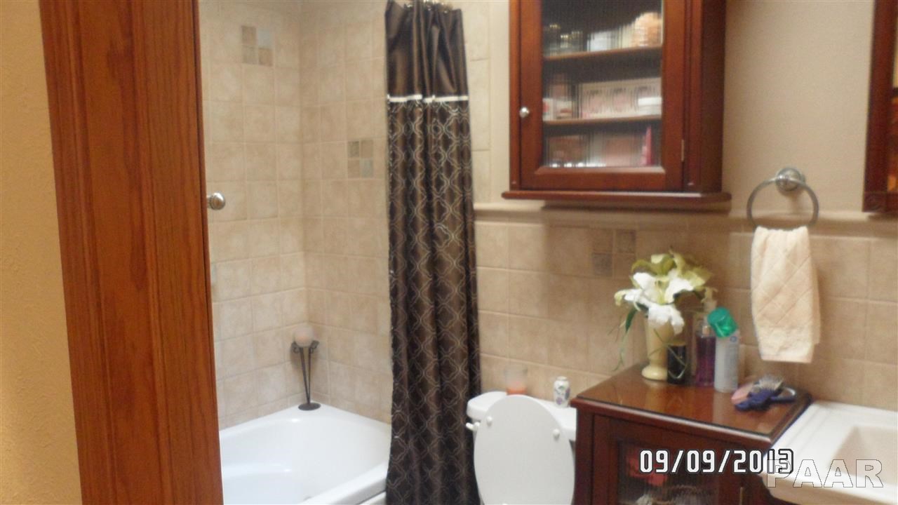 127 Pecan Street Canton, IL 61520 - Photo 20 of 34 Gallery Image 20