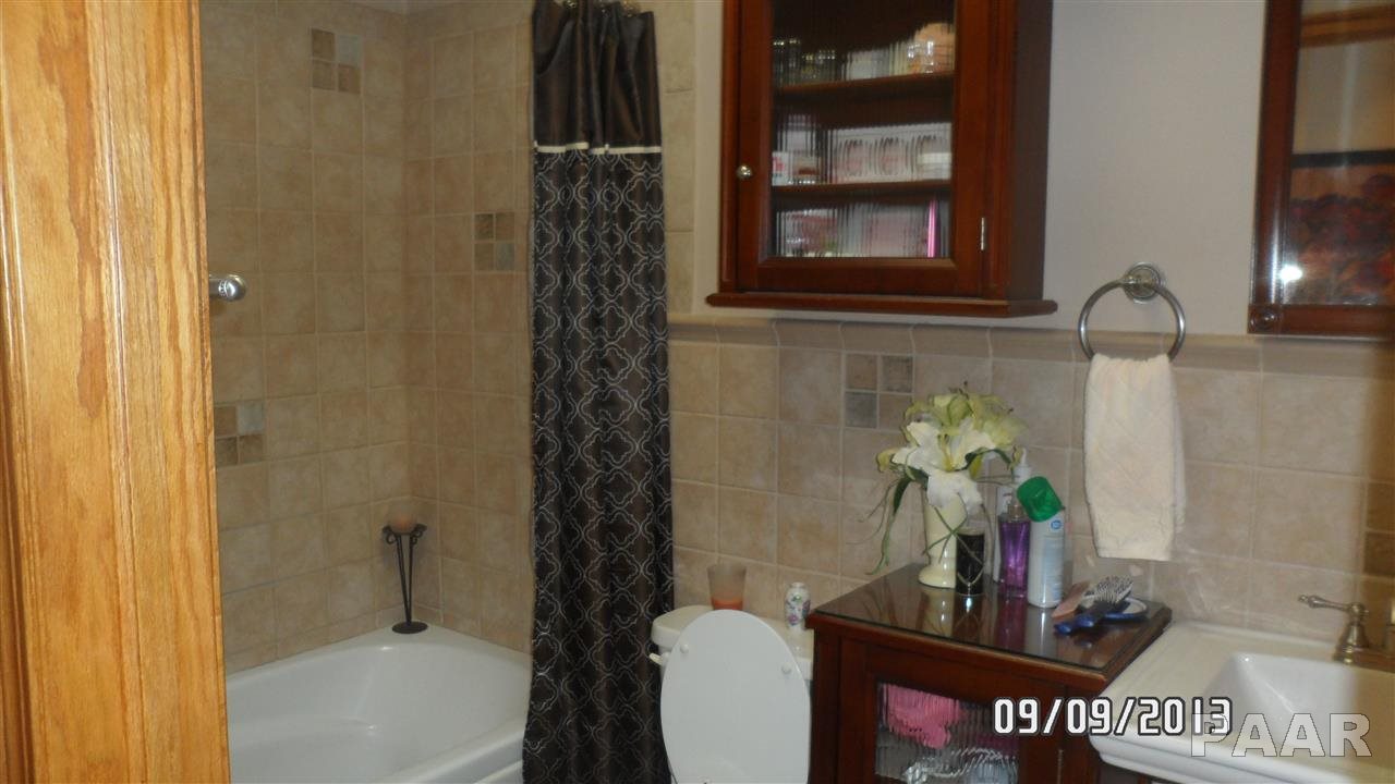 127 Pecan Street Canton, IL 61520 - Photo 21 of 34 Gallery Image 21