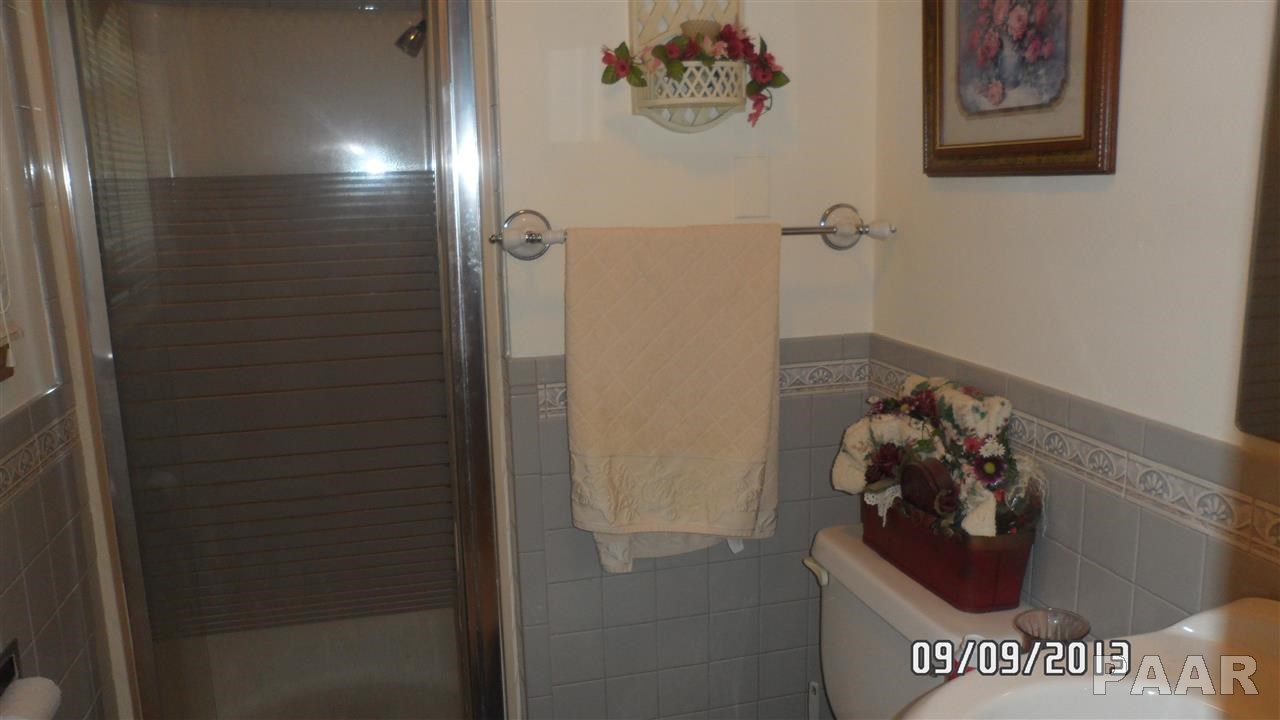 127 Pecan Street Canton, IL 61520 - Photo 23 of 34 Gallery Image 23