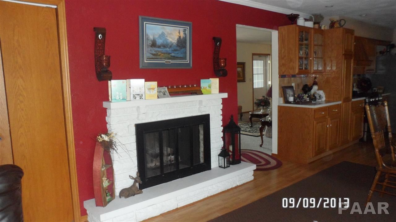127 Pecan Street Canton, IL 61520 - Photo 7 of 34 Gallery Image 7