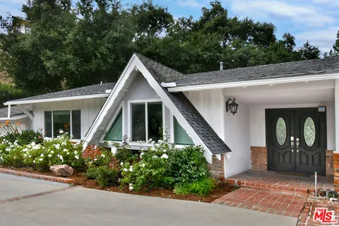 $2,599,000 | 4053 Harclare Lane, Encino, CA 91436