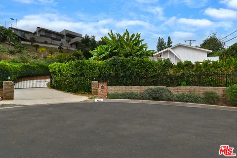 $2,599,000 | 4053 Harclare Lane, Encino, CA 91436