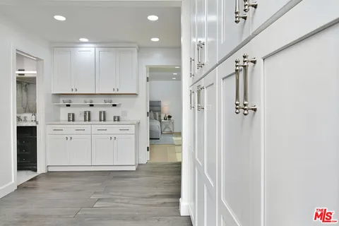 $2,599,000 | 4053 Harclare Lane, Encino, CA 91436