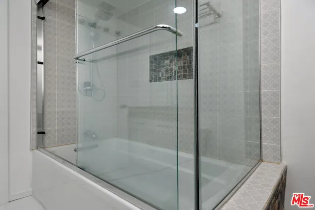 $2,599,000 | 4053 Harclare Lane, Encino, CA 91436