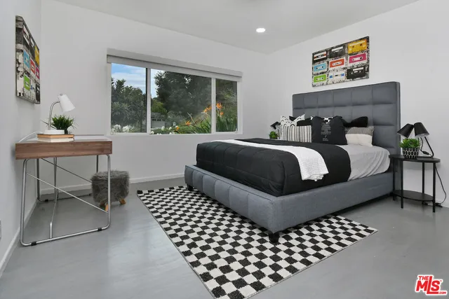 $2,599,000 | 4053 Harclare Lane, Encino, CA 91436