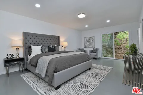 $2,599,000 | 4053 Harclare Lane, Encino, CA 91436