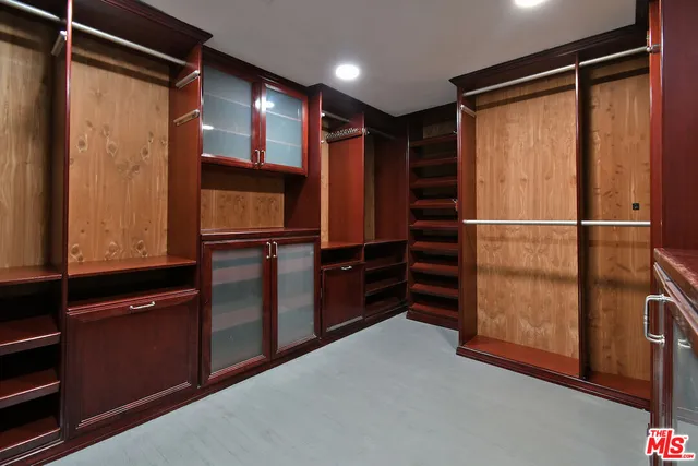 $2,599,000 | 4053 Harclare Lane, Encino, CA 91436