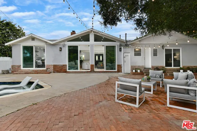 $2,599,000 | 4053 Harclare Lane, Encino, CA 91436