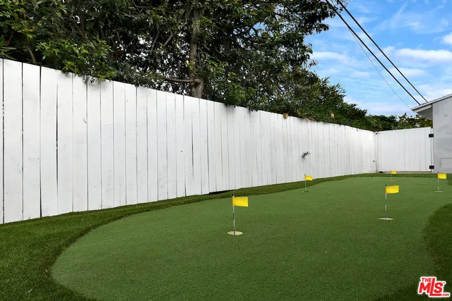 $2,599,000 | 4053 Harclare Lane, Encino, CA 91436