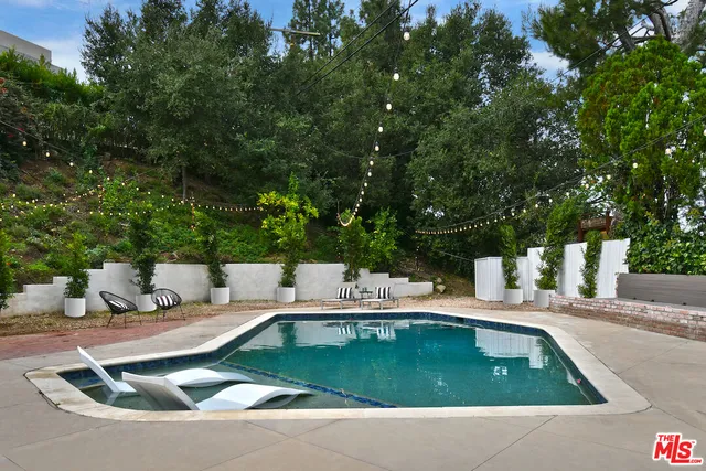 $2,599,000 | 4053 Harclare Lane, Encino, CA 91436