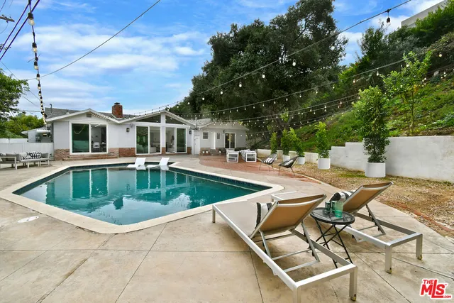 $2,599,000 | 4053 Harclare Lane, Encino, CA 91436