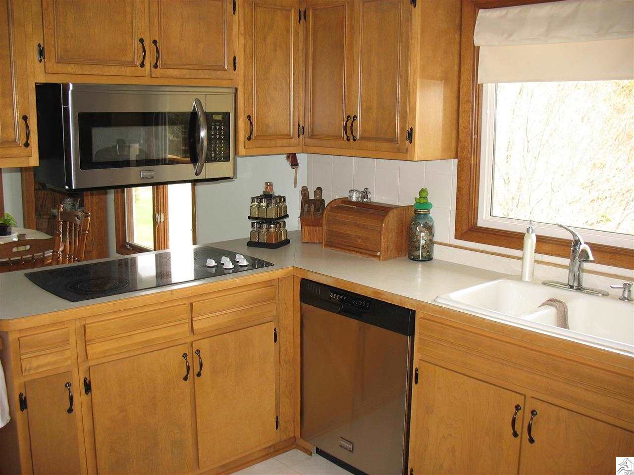 615 Valley Road Two Harbors, MN 55616 - Photo 3 of 17 Kitchen