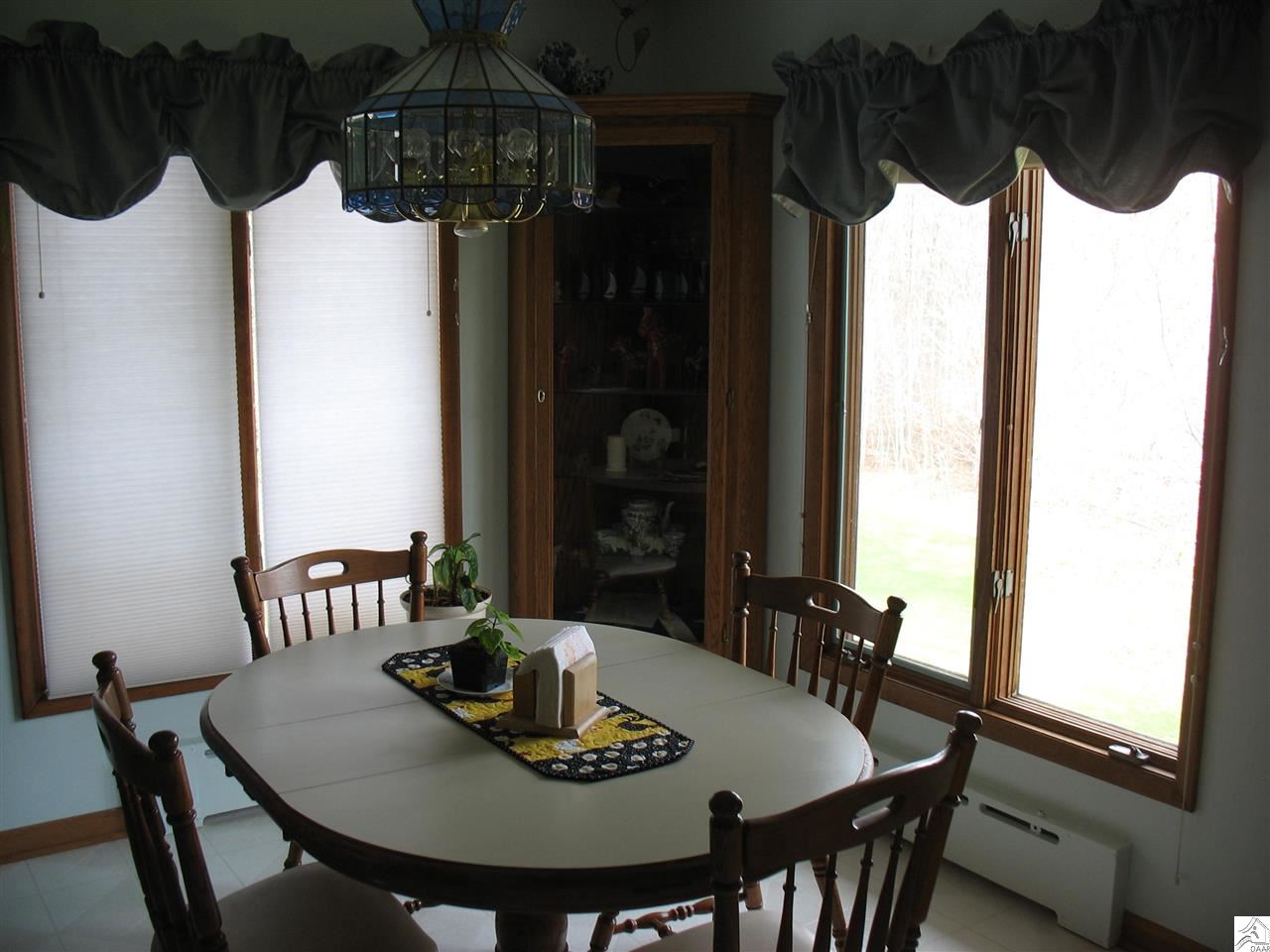 615 Valley Road Two Harbors, MN 55616 - Photo 9 of 17 Breakfast Area
