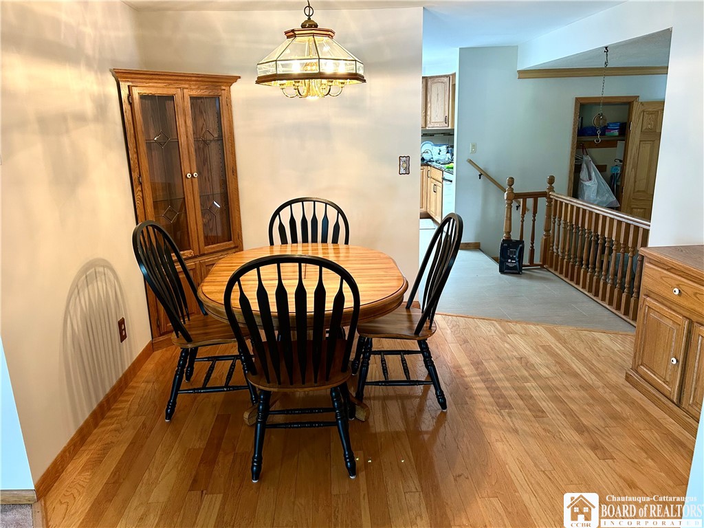 4 Oakwood Drive Cheektowaga, NY 14227 - Photo 4 of 33