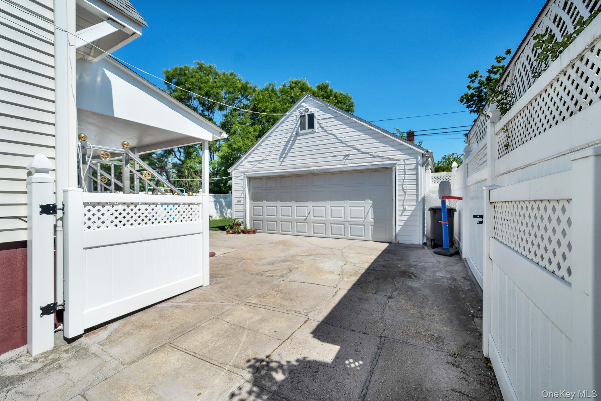 244-15 85th Road Queens, NY 11426 - Photo 29 of 30