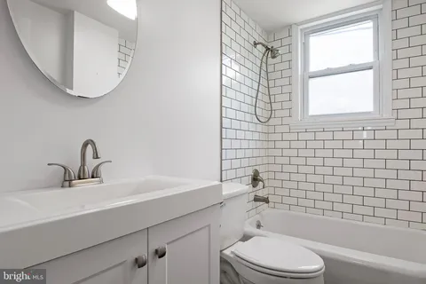 $300,000 | 1811 Sycamore Street, Wilmington, DE 19805