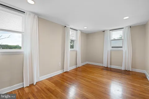 $300,000 | 1811 Sycamore Street, Wilmington, DE 19805