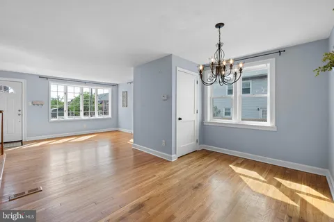 $300,000 | 1811 Sycamore Street, Wilmington, DE 19805
