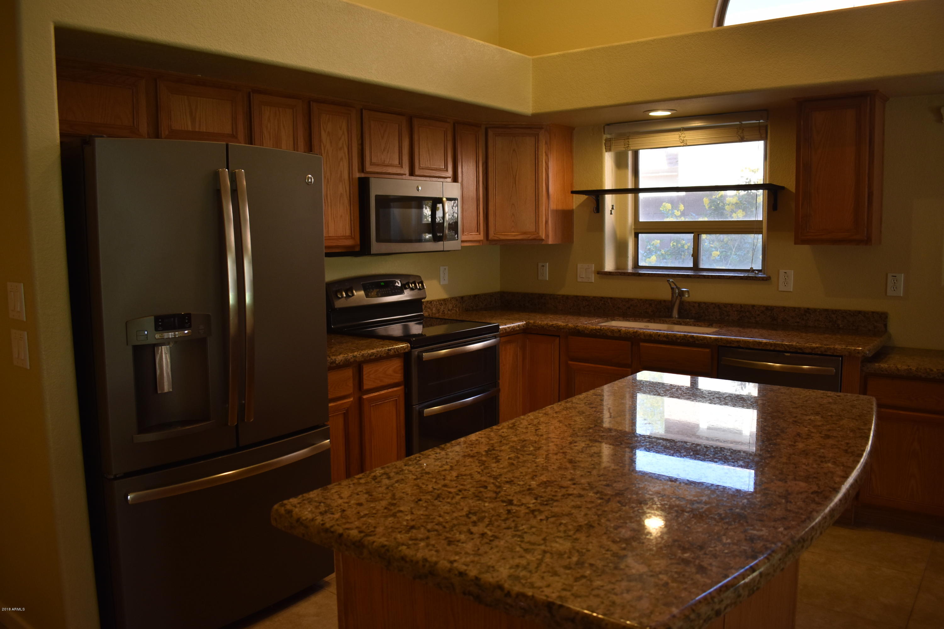 3927 East Bautista Road Gilbert, AZ 85297 - Photo 4 of 37 DSC_0049