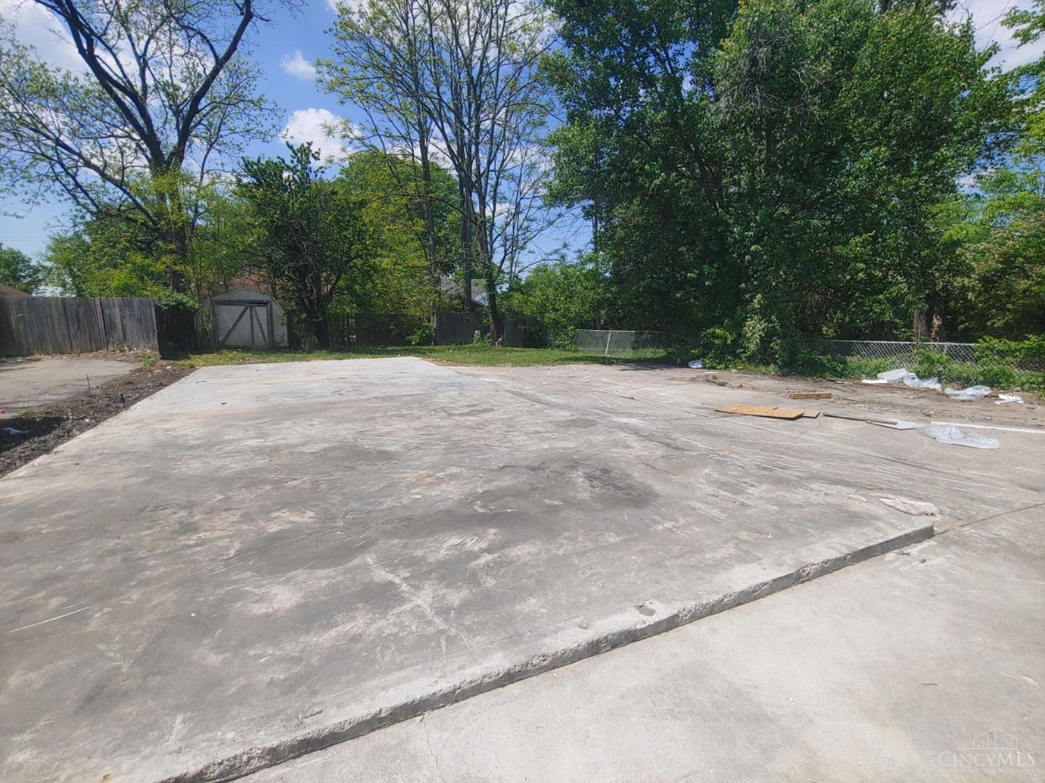 2138 West North Bend Road Cincinnati, OH 45224 - Photo 4 of 19 Gallery Image 4