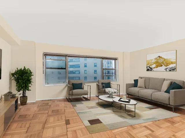 $129,000 | 4 Fordham Hill Ovl, Unit 8D | University Heights