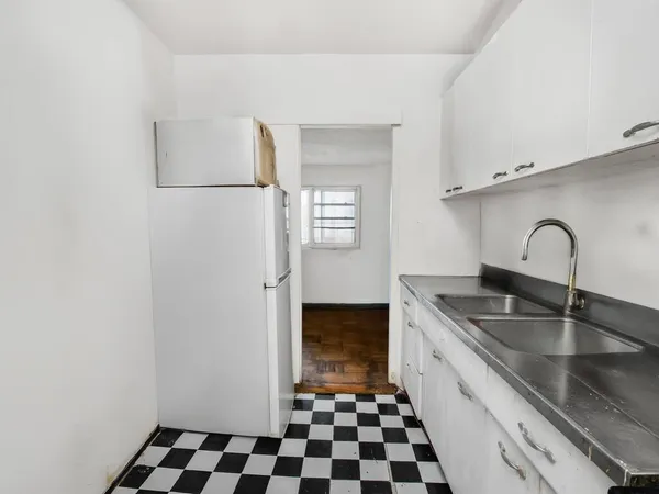 $129,000 | 4 Fordham Hill Ovl, Unit 8D | University Heights