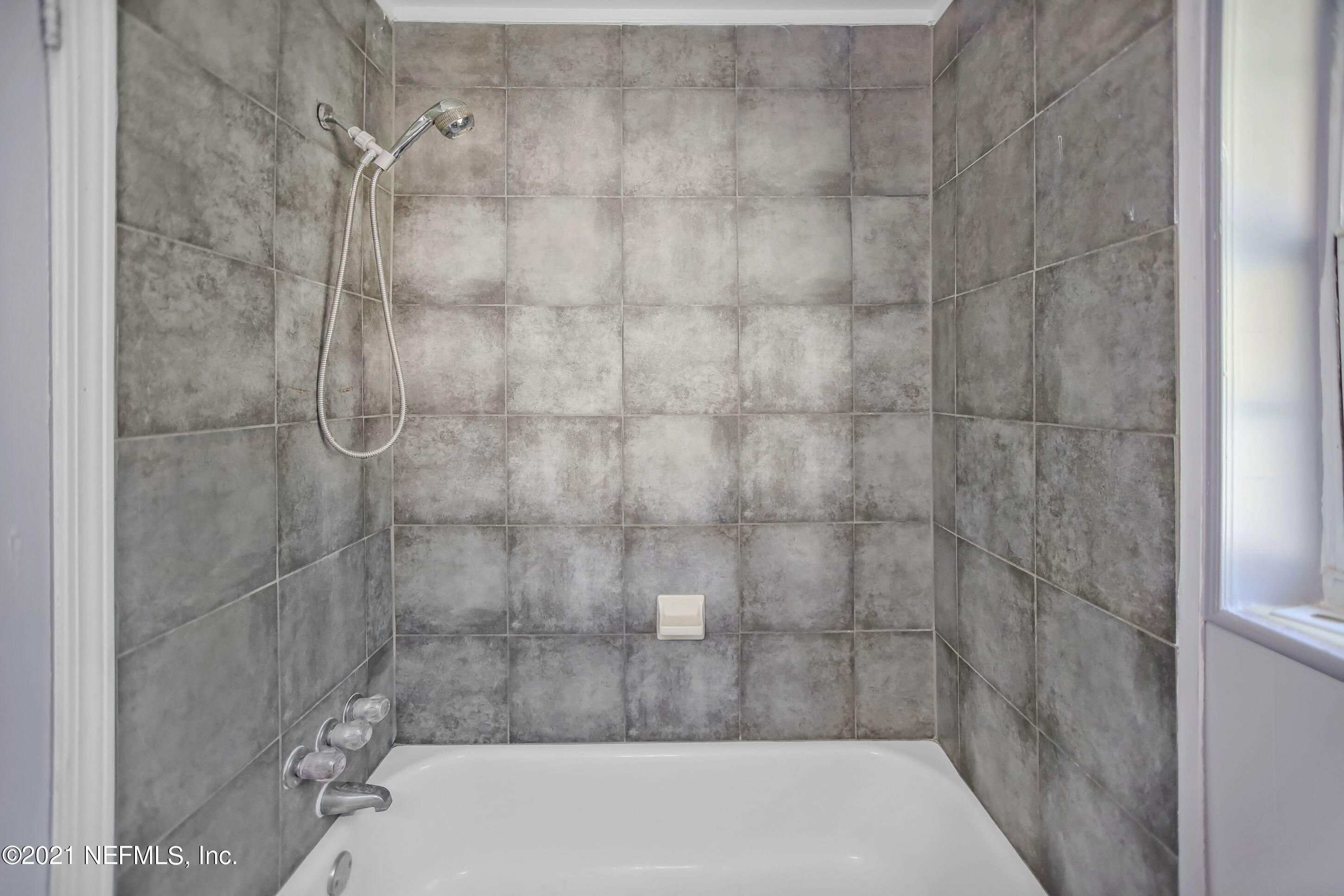 7123 Oakney Road Jacksonville, FL 32211 - Photo 18 of 26 BATHROOM
