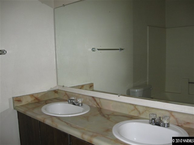 857 Nutmeg Place, Unit 3 Reno, NV 89502 - Photo 3 of 4 Photo 3