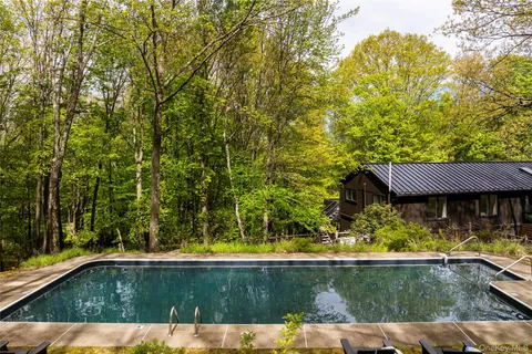 $1,150,000 | 1 Van Bueran Drive, Hillsdale, NY 12529