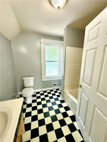 $113,900 | 736 Brown Avenue, Osawatomie, KS 66064