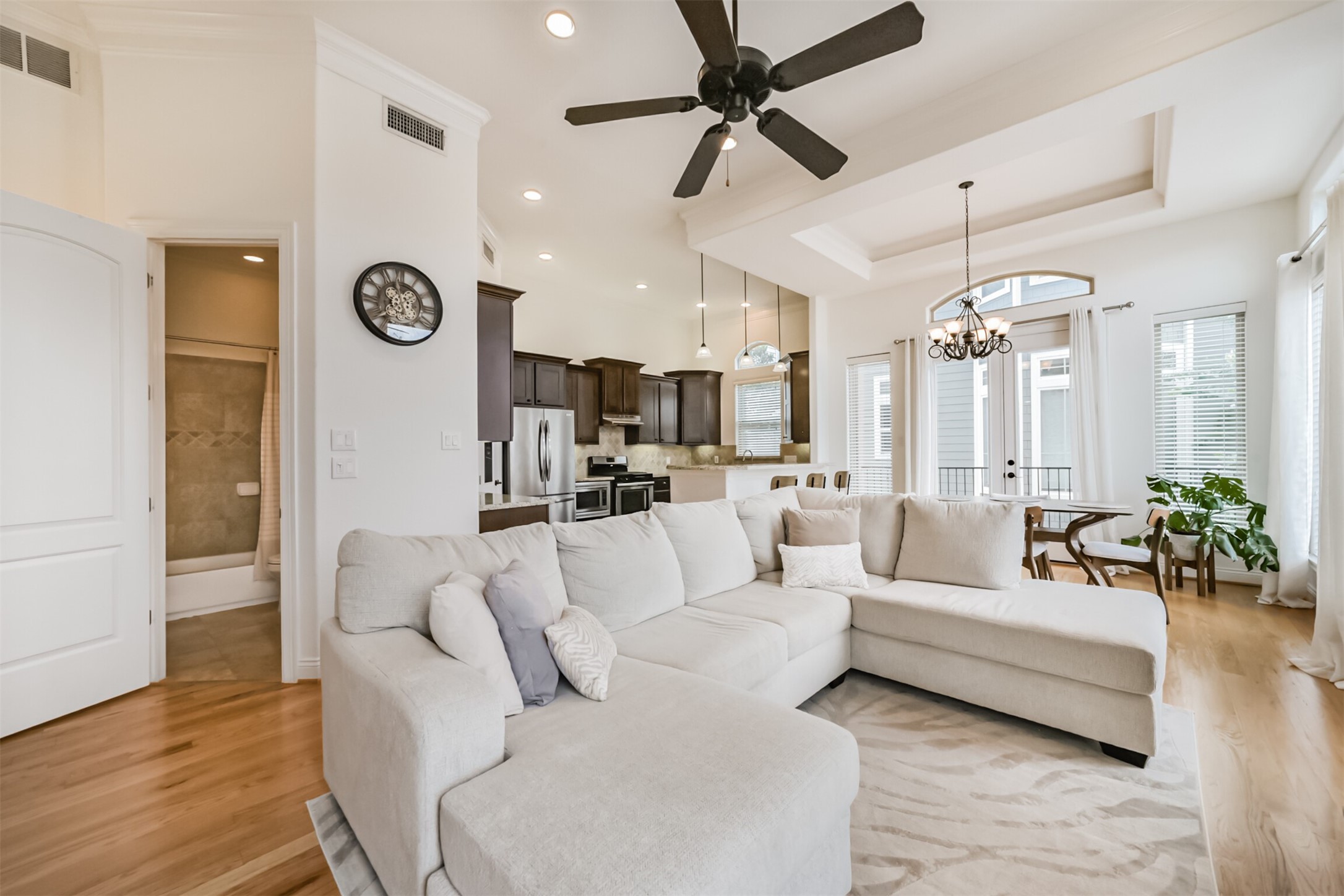2016 Sabine Street Houston, TX 77007 - Photo 5 of 29