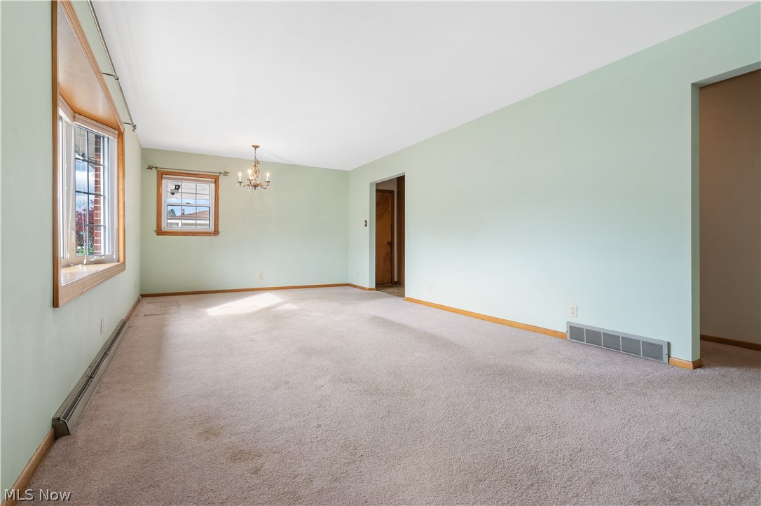 529 Hillman Road Akron, OH 44312 - Photo 5 of 21 Living room