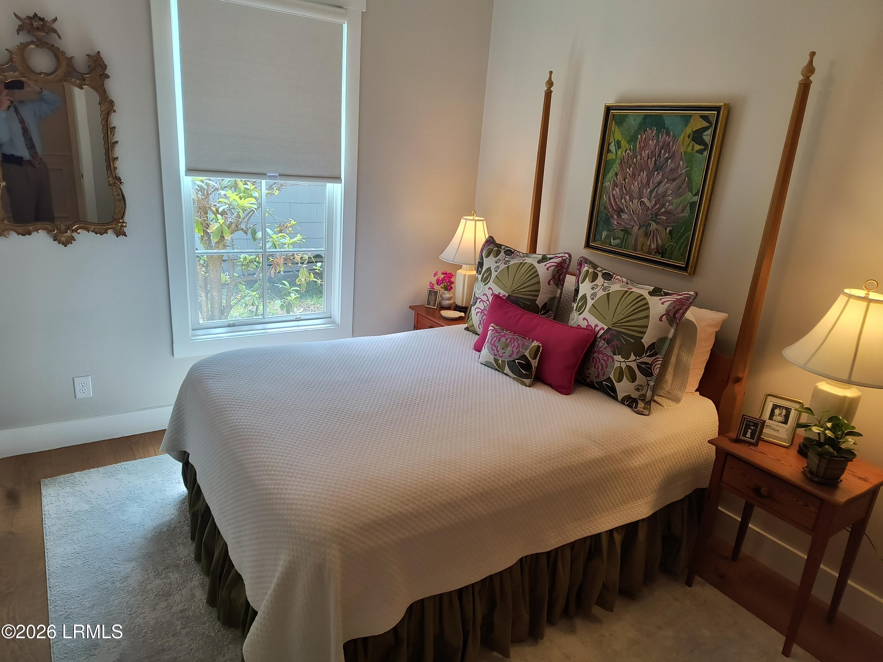 1111 Washington Street Beaufort, SC 29902 - Photo 28 of 31 center Guest room