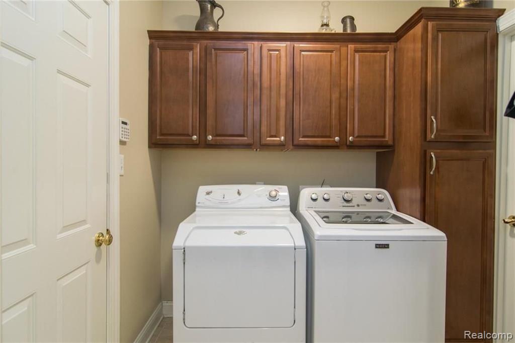 24981 Reeds Pointe Drive Novi, MI 48374 - Photo 23 of 66