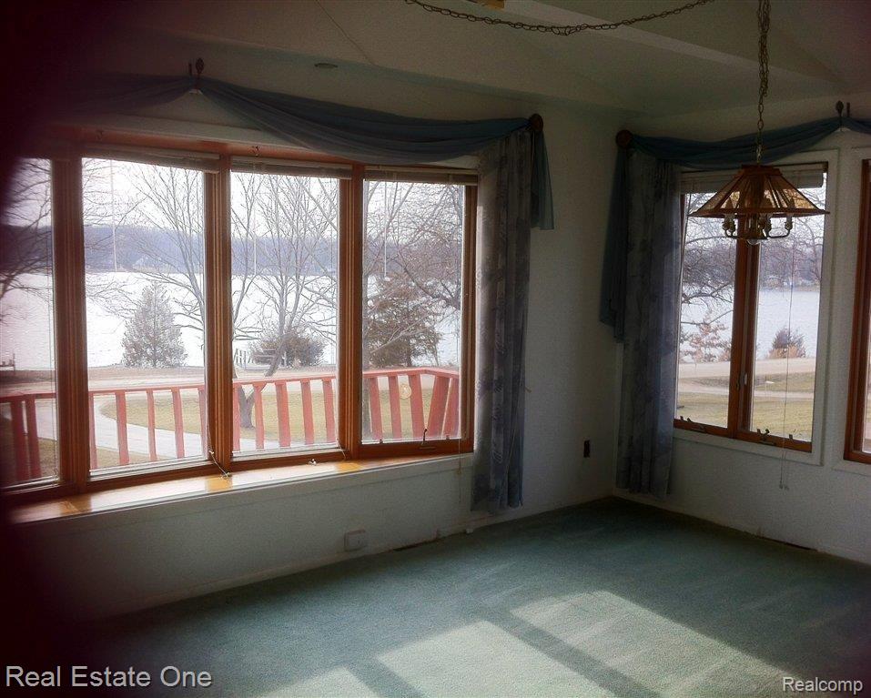 11381 Hall Road Whitmore Lake, MI 48189 - Photo 9 of 21 DINING VIEW 2.jpg