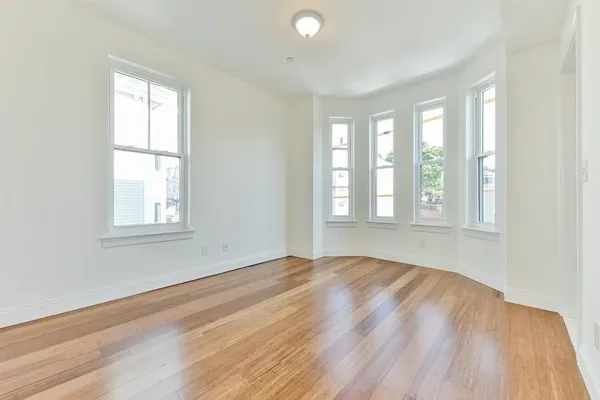 $3,500 | 44 West Eagle Street, Unit 2, Boston, MA 02128