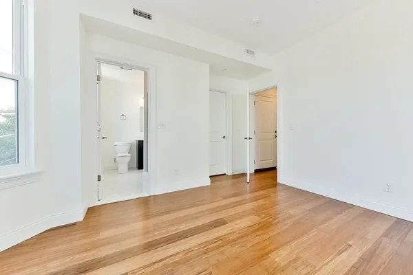 $3,500 | 44 West Eagle Street, Unit 2, Boston, MA 02128