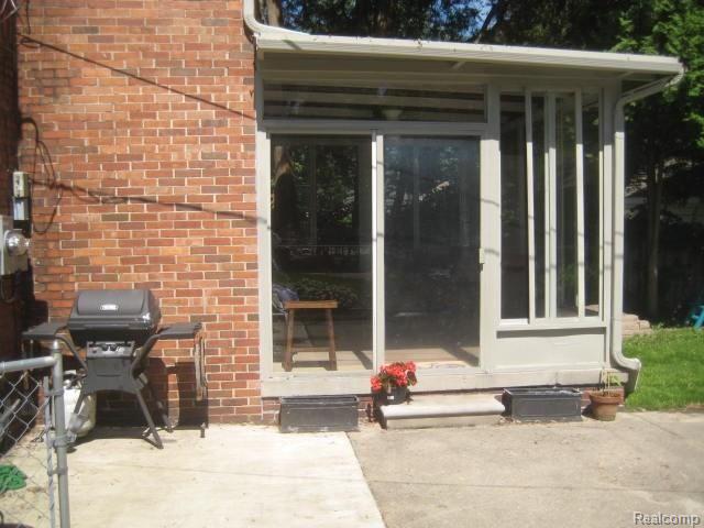 268 Moran Road Grosse Pointe, MI 48236 - Photo 45 of 47 007 (2).JPG