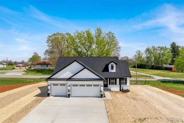 $359,900 | 1141 Bell Mountain Drive, Farmington, MO 63640