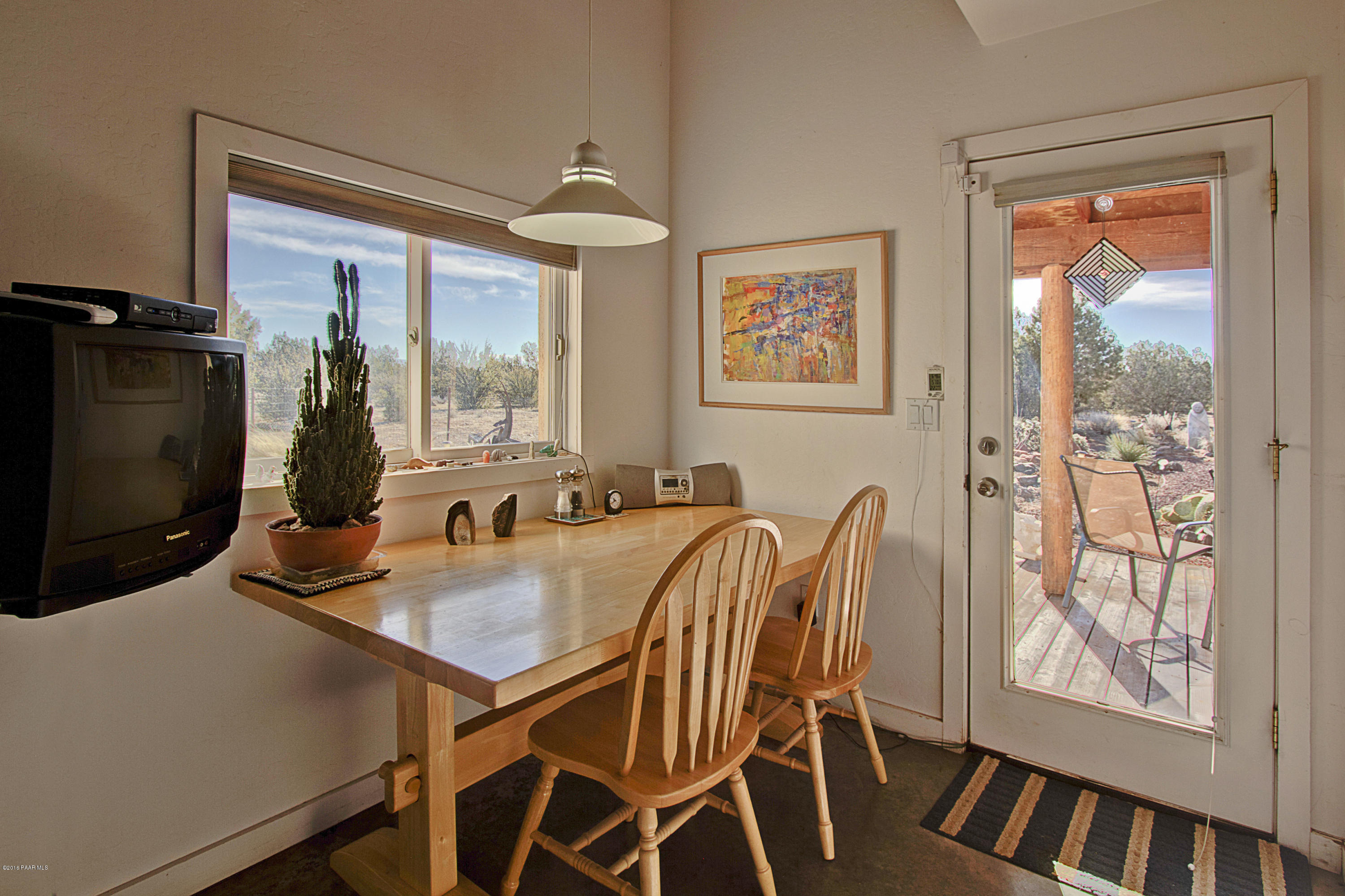 2 2 Rut Road Ash Fork, AZ 86320 - Photo 18 of 32 Dining Nook