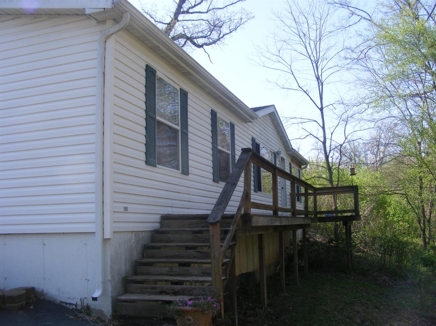 1402 Burlington Beach Road Valparaiso, IN 46383 - Photo 2 of 10 1500x1124